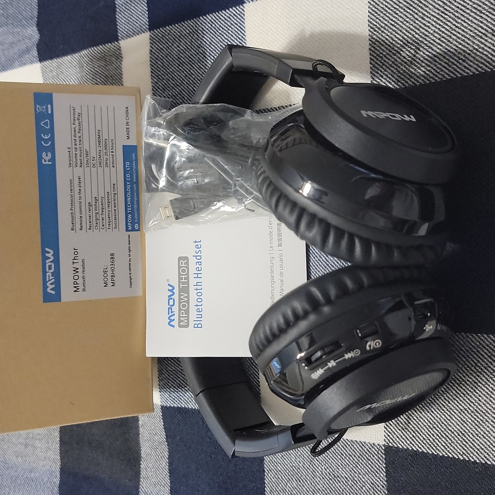 Noise canceling Bluetooth Headphones